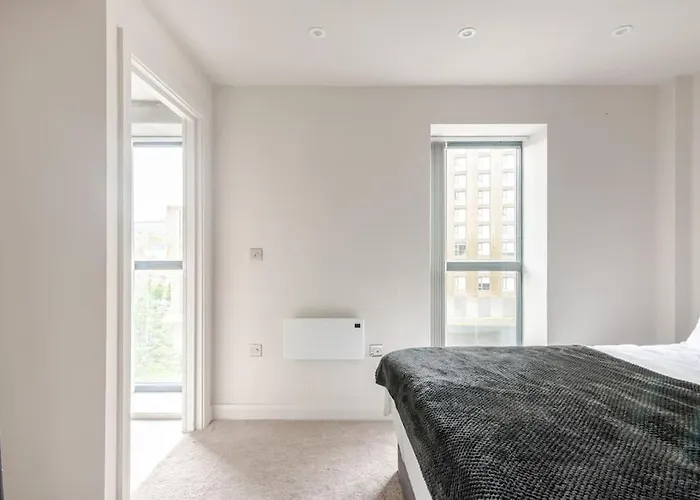 Luxury 2-Bedroom Penthouse With Stunning Views And Parking - Leeds City Centre