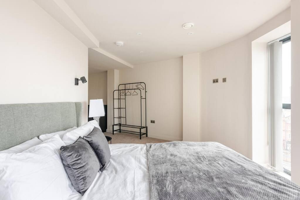 Luxury 2-bedroom Penthouse With Stunning Views And Parking - Leeds Centre Apartment Leeds (West Yorkshire)