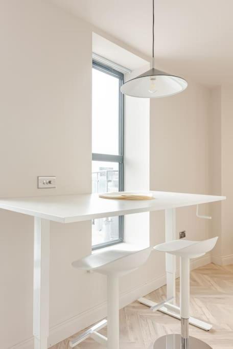 Luxury 2-bedroom Penthouse With Stunning Views And Parking - Leeds Centre Apartment Leeds (West Yorkshire)